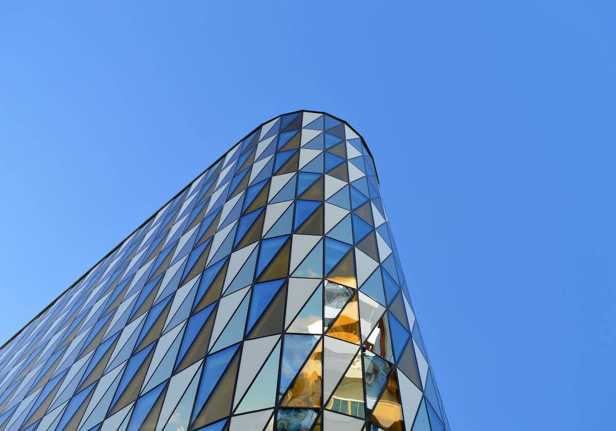 B体育-邮报：球迷假扮黄老板混进老特拉福德，随后被工作人员识破