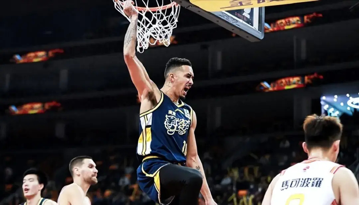 b体育直播-萨姆纳和奎因已经把宏远当家！真心喜欢这里，希望带领广东夺冠|广东宏远|广东男篮|徐杰|深圳男篮|篮板_新浪体育_新浪新闻