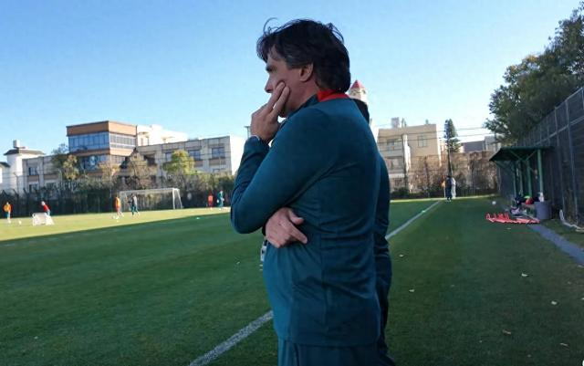 b体育直播-河南队高原大练兵，引援上按下加速键|昆明|郑州|塞尔吉奥·拉莫斯|足协|中超_新浪体育_新浪新闻