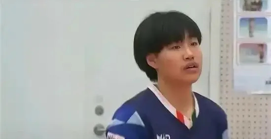 B体育-王梦洁后继有人：孙婉鋆一传出色，郑欣怡防守佳！朱星辰太可惜|国家队|联赛|福建队|自由人|倪非凡_新浪体育_新浪新闻